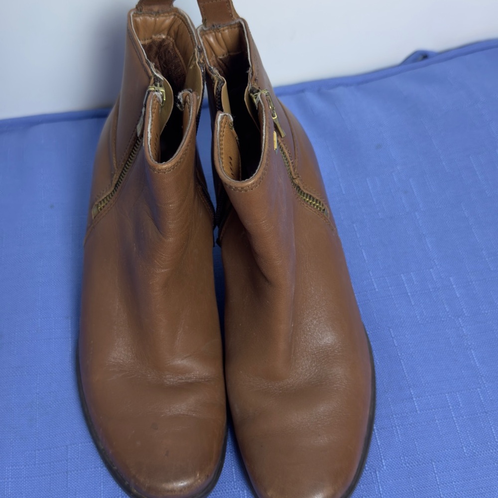Brown Leather Ankle Boots with Zipper